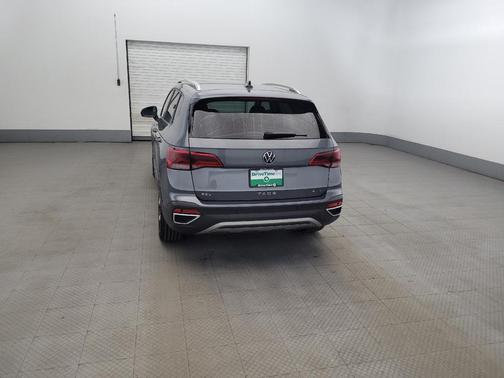 Gray 2022 Volkswagen Taos 1.5T SEL