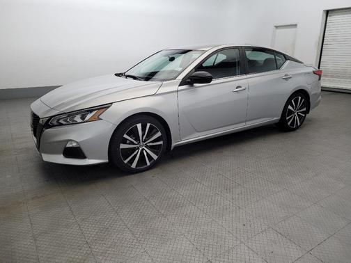 2021 Nissan Altima SR FWD