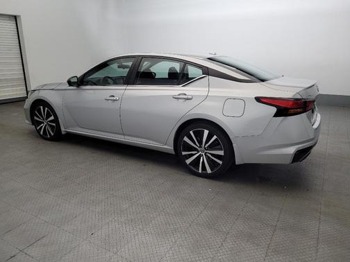 2021 Nissan Altima SR FWD