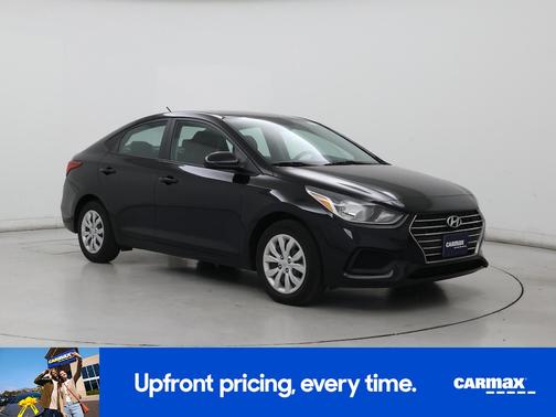 Black 2022 Hyundai Accent SE