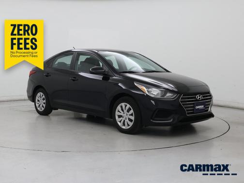 Black 2022 Hyundai Accent SE