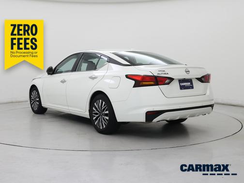 White 2025 Nissan Altima SV