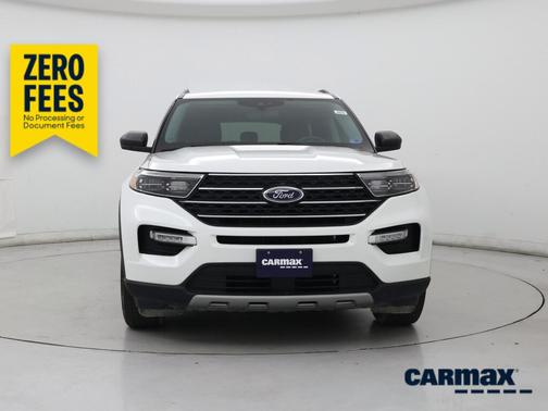 White 2023 Ford Explorer XLT
