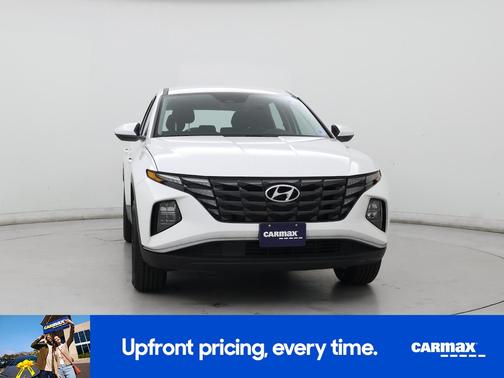 White 2023 Hyundai TUCSON SE