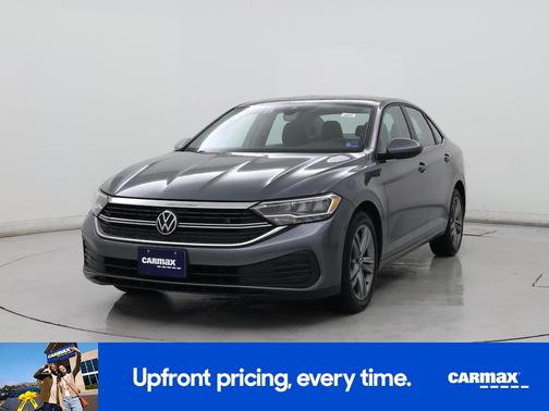 Gray 2024 Volkswagen Jetta SE