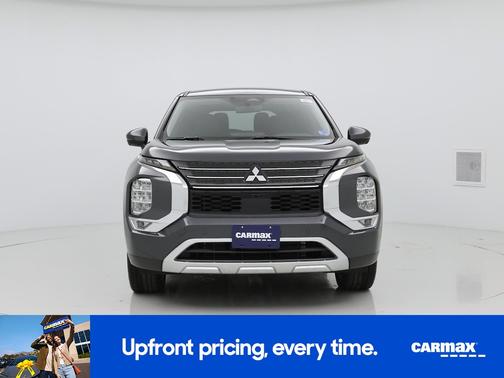 Gray 2024 Mitsubishi Outlander SE