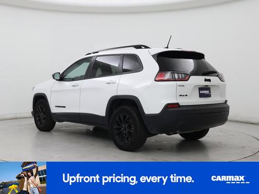 White 2023 Jeep Cherokee Altitude Lux