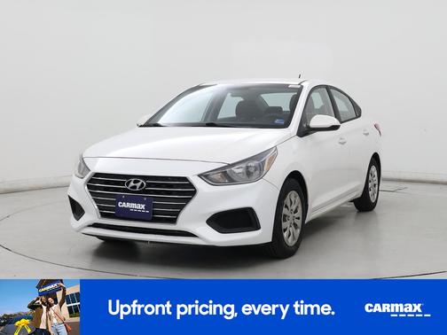 White 2019 Hyundai Accent SE