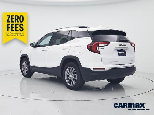White 2023 GMC Terrain SLT