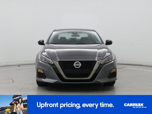 Gray 2022 Nissan Altima SR