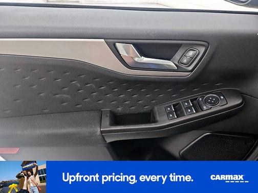 Black 2020 Ford Escape SE