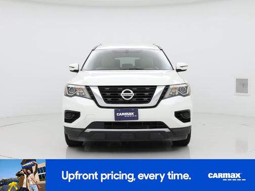 White 2017 Nissan Pathfinder S