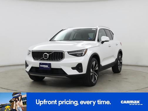 2024 Volvo XC40 B5 Plus Bright Theme