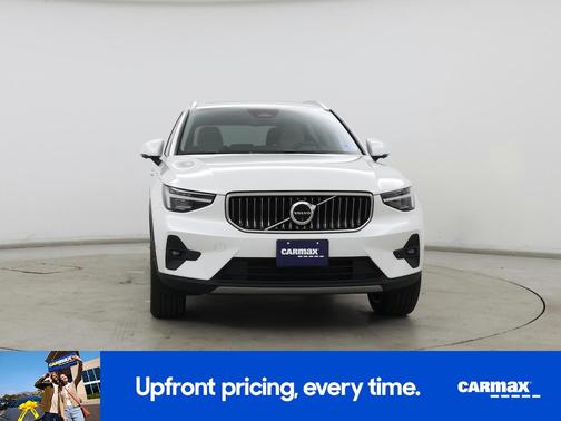 2024 Volvo XC40 B5 Plus Bright Theme