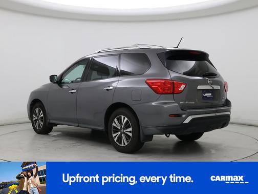 2017 Nissan Pathfinder SV