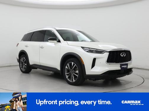 White 2023 INFINITI QX60 Luxe