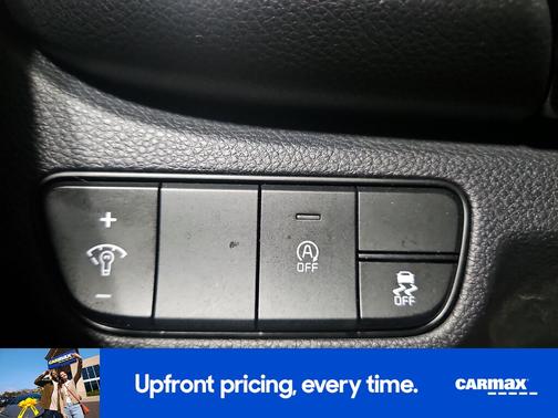 Gray 2025 Kia Seltos S