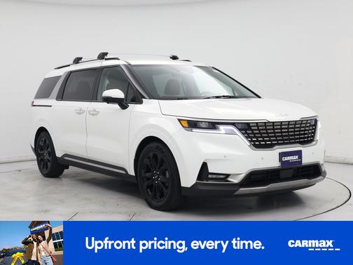 White 2024 Kia Carnival SX