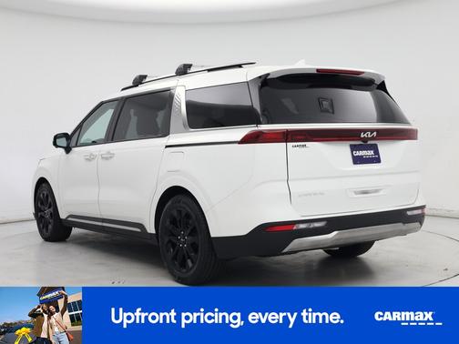 White 2024 Kia Carnival SX