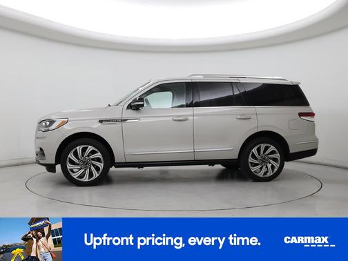 White 2024 Lincoln Navigator Reserve