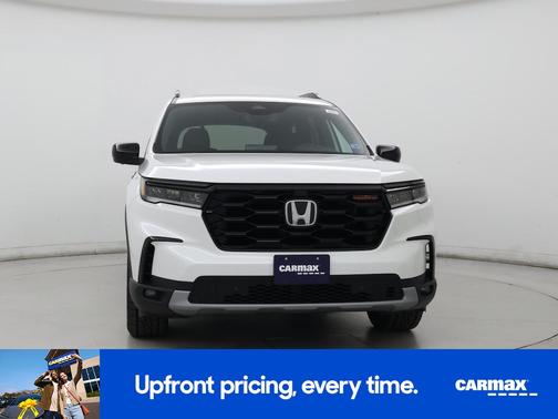 White 2025 Honda Pilot Trailsport