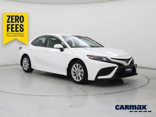 White 2023 Toyota Camry SE