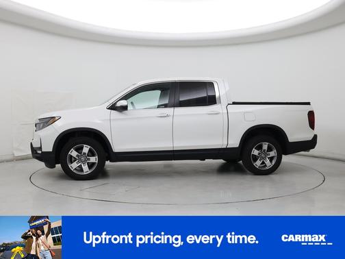 White 2025 Honda Ridgeline RTL