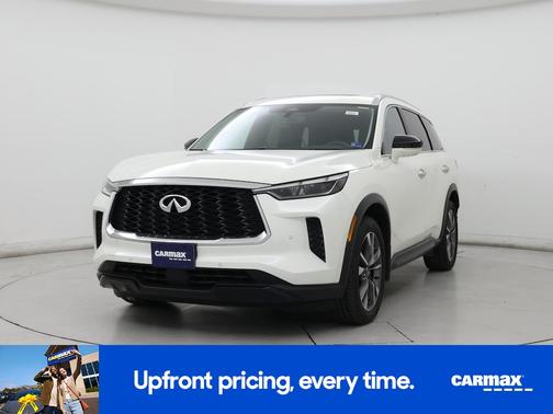 White 2023 INFINITI QX60 Luxe