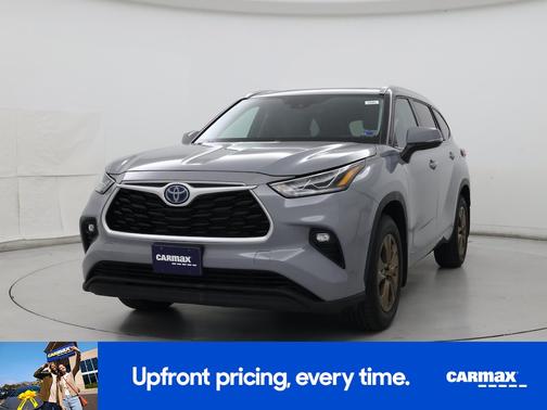 Gray 2022 Toyota Highlander Hybrid XLE Bronze