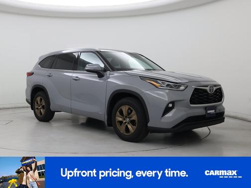 Gray 2022 Toyota Highlander Hybrid XLE Bronze