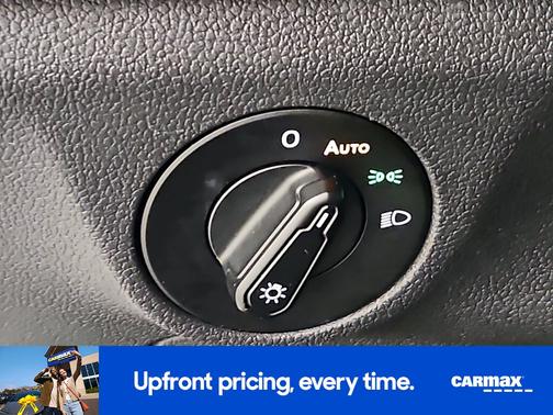 Gray 2019 Volkswagen Jetta SE