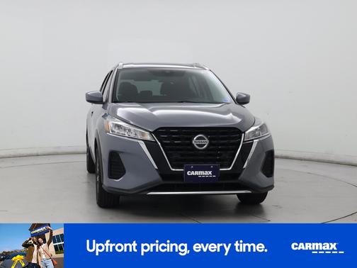 Gray 2021 Nissan Kicks SV