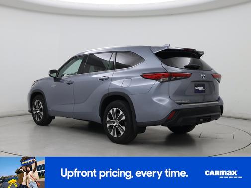 Blue 2021 Toyota Highlander Hybrid XLE
