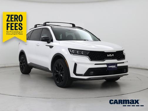 White 2022 Kia Sorento SX
