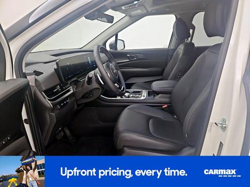 White 2026 Kia Carnival Hybrid SX