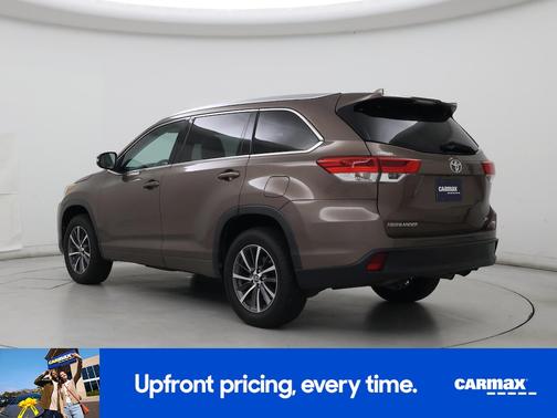 Brown 2017 Toyota Highlander XLE