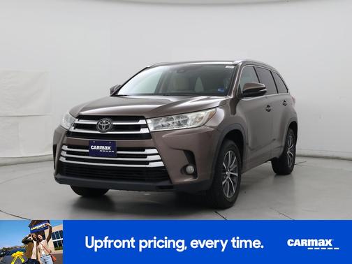 Brown 2017 Toyota Highlander XLE