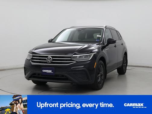 Black 2022 Volkswagen Tiguan SE