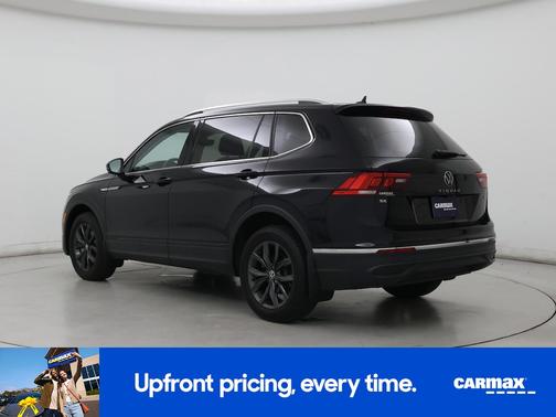 Black 2022 Volkswagen Tiguan SE