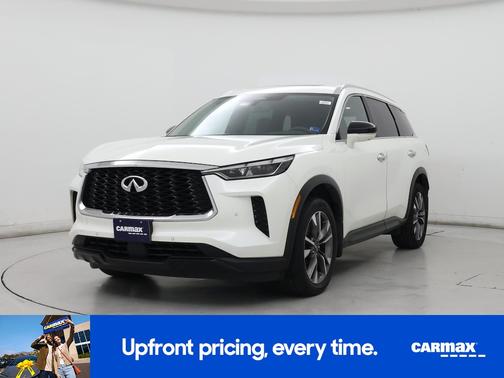 White 2023 INFINITI QX60 Luxe
