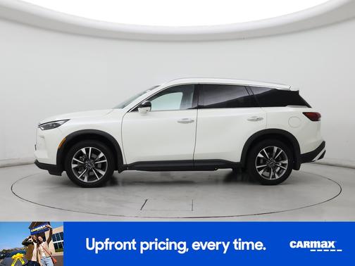 White 2023 INFINITI QX60 Luxe