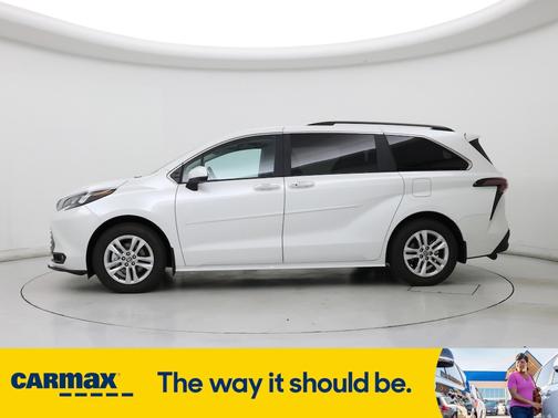 2025 Toyota Sienna XLE