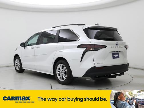 2025 Toyota Sienna XLE