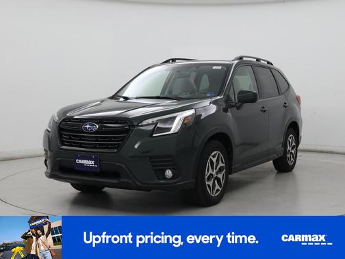 Green 2022 Subaru Forester Premium