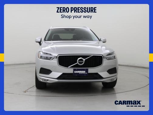 Silver 2019 Volvo XC60 T5 Momentum