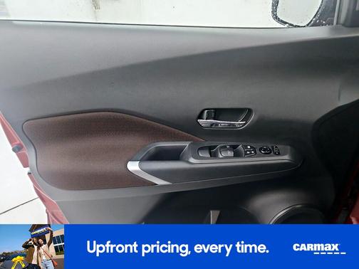 2022 Nissan Kicks SR