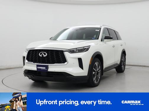 White 2023 INFINITI QX60 Luxe