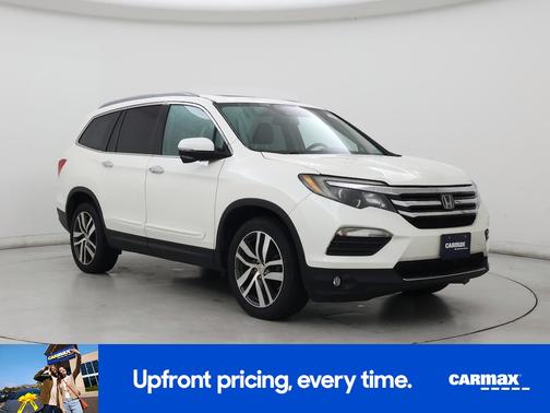White 2018 Honda Pilot Touring