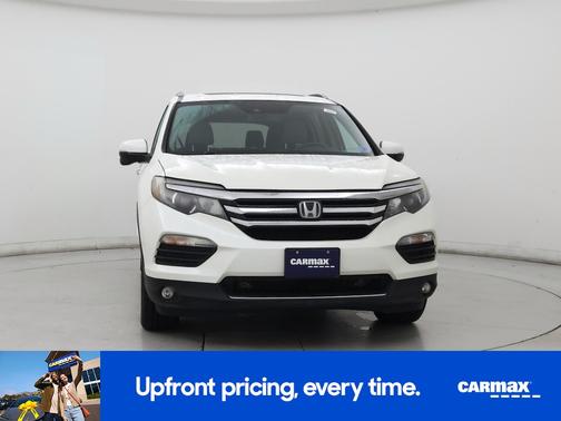 White 2018 Honda Pilot Touring