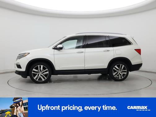 White 2018 Honda Pilot Touring